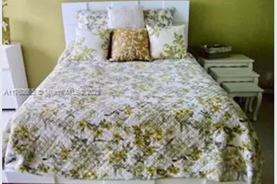 100 W Golden Isles Dr #811, Hallandale Beach, FL 33009 - Photo 8