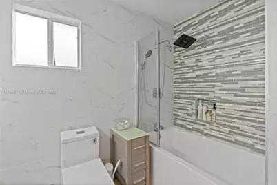 2010 NE 208th St, Miami, FL 33179 - Photo 40