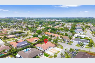 2010 NE 208th St, Miami, FL 33179 - Photo 12