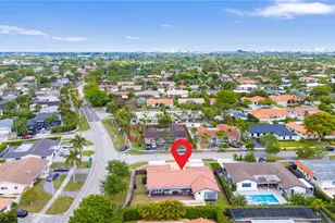 2010 NE 208th St, Miami, FL 33179 - Photo 10