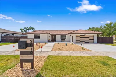 2010 NE 208th St, Miami, FL 33179 - Photo 2
