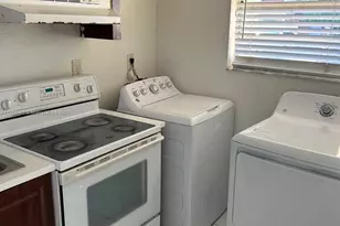 504 NW 179th St, Miami Gardens, FL 33169 - Photo 4