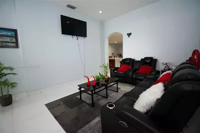 1142 NW 135th Ct, Miami, FL 33182 - Photo 8