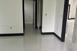 442 Mercedes Ct, Lehigh Acres, FL 33972 - Photo 4