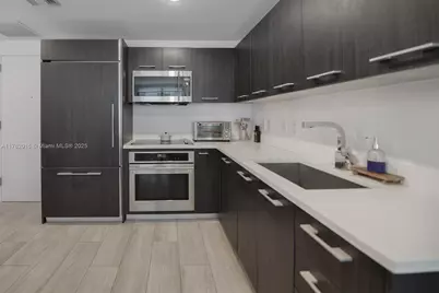 45 SW 9th St #1107, Miami, FL 33130 - Photo 12