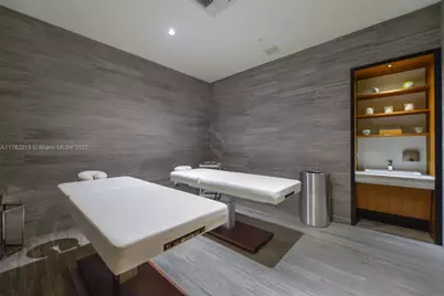 45 SW 9th St #1107, Miami, FL 33130 - Photo 38