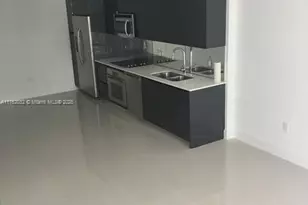 31 SE 6th St, Miami, FL 33131 - Photo 6