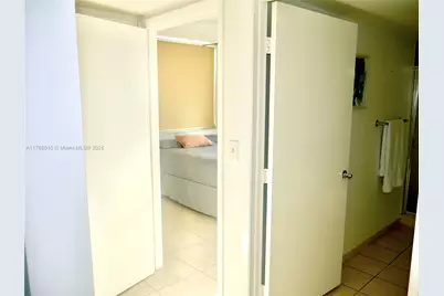 31 SE 5th St #2611, Miami, FL 33131 - Photo 30