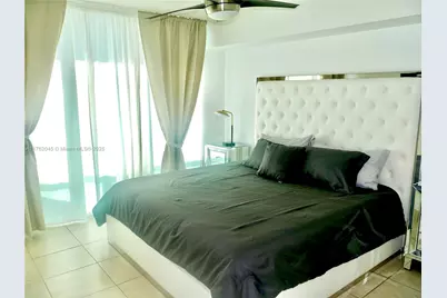 31 SE 5th St #2611, Miami, FL 33131 - Photo 2