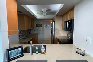 2655 Collins Ave, Miami Beach, FL 33140 - Photo 10