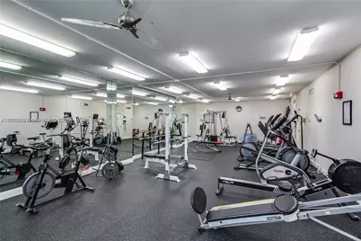 2655 Collins Ave #1906, Miami Beach, FL 33140 - Photo 28