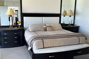 17555 Collins Ave, Sunny Isles Beach, FL 33160 - Photo 10