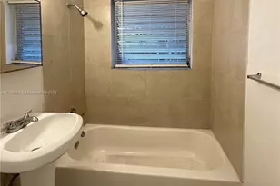 738 NE 86th St, Miami, FL 33138 - Photo 8