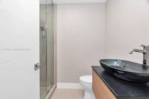 5255 Collins Ave, Miami Beach, FL 33140 - Photo 12
