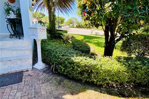 1135 SW 62nd Ave, West Miami, FL 33144 - Photo 6