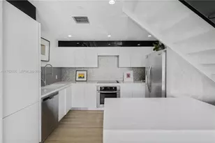 1000 Venetian Way, Miami, FL 33139 - Photo 4