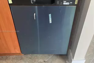 498 NW 165th St, Miami, FL 33169 - Photo 10