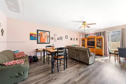 1560 NW 159th Ave, Pembroke Pines, FL 33028 - Photo 6