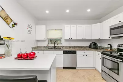 10851 NE 2nd Ct, Miami, FL 33161 - Photo 24