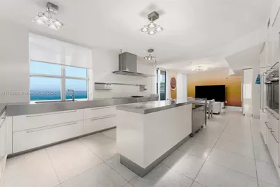 5801 Collins Ave #1200, Miami Beach, FL 33140 - Photo 16