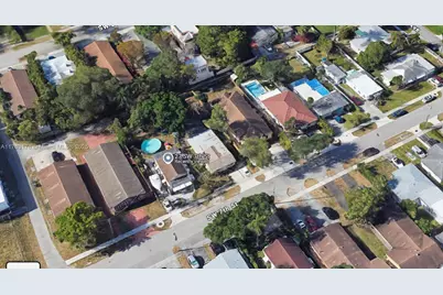 27 SW 7th St, Hallandale Beach, FL 33009 - Photo 1