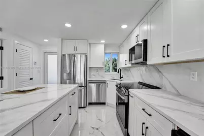 8900 Washington Blvd #416, Pembroke Pines, FL 33025 - Photo 6