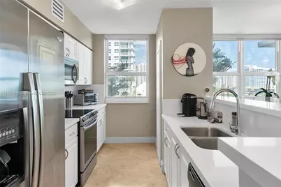 1155 Brickell Bay Dr #710, Miami, FL 33131 - Photo 28