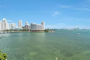1155 Brickell Bay Dr, Miami, FL 33131 - Photo 2