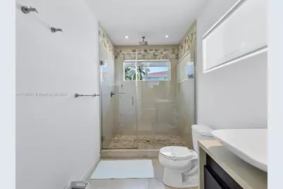 16473 NE 31st Ave, North Miami Beach, FL 33160 - Photo 20