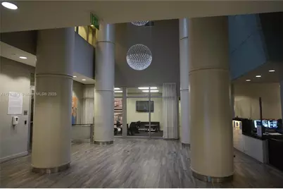 1750 N Bayshore Dr #2215, Miami, FL 33132 - Photo 2