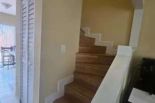 8430 NW 8th St, Miami, FL 33126 - Photo 12