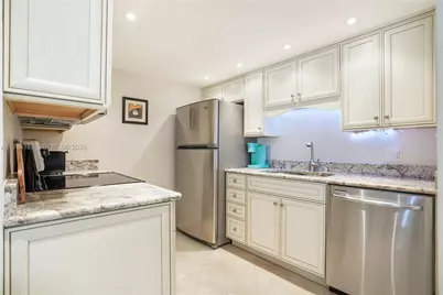 614 Executive Center Dr #102, West Palm Beach, FL 33401 - Photo 1