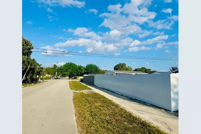 1441 N 72nd Ave, Hollywood, FL 33024 - Photo 12