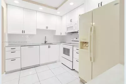 9370 SW 8th St #322, Boca Raton, FL 33428 - Photo 6