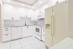 9370 SW 8th St, Boca Raton, FL 33428 - Photo 6