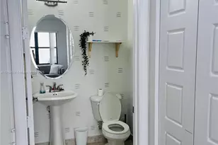 616 NE 193rd St, Miami, FL 33179 - Photo 16