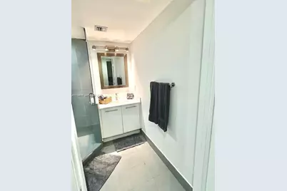 92 SW 3rd St #1410, Miami, FL 33130 - Photo 14