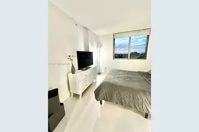92 SW 3rd St #1410, Miami, FL 33130 - Photo 12