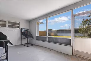 9550 NW 26th Pl, Sunrise, FL 33322 - Photo 16