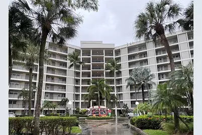 2681 S Course Dr #912, Pompano Beach, FL 33069 - Photo 2