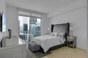 55 SE 6th St, Miami, FL 33131 - Photo 10