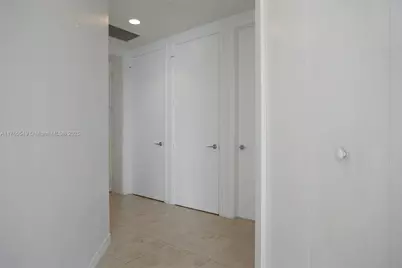 55 SE 6th St #4110, Miami, FL 33131 - Photo 6