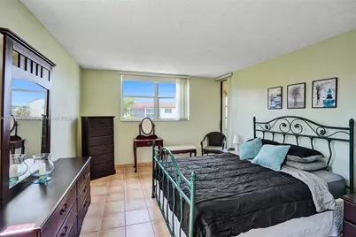2811 Somerset Dr #405, Lauderdale Lakes, FL 33311 - Photo 18