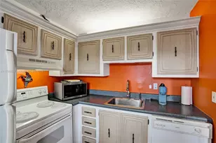 2811 Somerset Dr, Lauderdale Lakes, FL 33311 - Photo 8