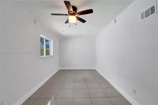924 N 30th Rd, Hollywood, FL 33021 - Photo 12