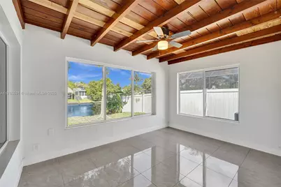 924 N 30th Rd, Hollywood, FL 33021 - Photo 6