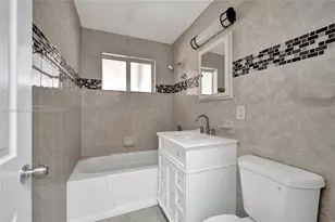 924 N 30th Rd, Hollywood, FL 33021 - Photo 16