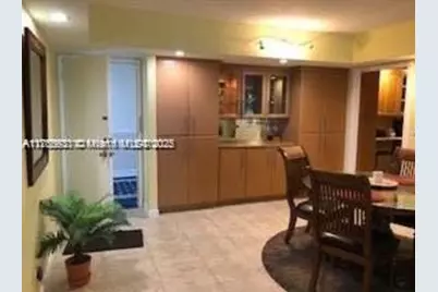 5005 Collins Ave #1422, Miami Beach, FL 33140 - Photo 1