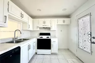 320 NE 12th Ave, Hallandale Beach, FL 33009 - Photo 10