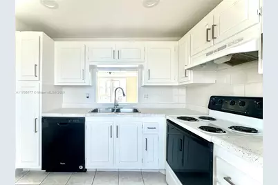 320 NE 12 Avenue #703, Hallandale Beach, FL 33009 - Photo 12